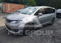 2018 Chrysler PACIFICA photo
