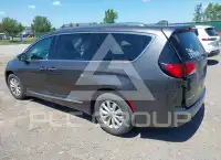 2018 Chrysler PACIFICA photo