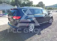 2018 Chrysler PACIFICA photo