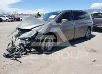 2018 Chrysler PACIFICA photo