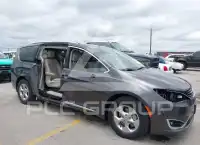 2018 Chrysler PACIFICA photo