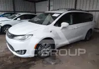 2018 Chrysler PACIFICA photo
