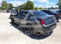 2018 Chrysler 300 photo