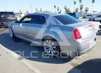 2018 Chrysler 300 фото