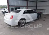 2018 Chrysler 300 photo