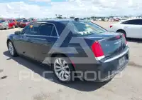 2018 Chrysler 300 photo