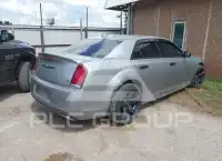 2018 Chrysler 300 фото