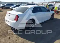 2018 Chrysler 300 фото