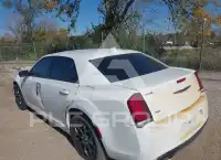 2018 Chrysler 300 photo