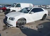 2018 Chrysler 300 фото