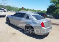 2018 Chrysler 300 фото