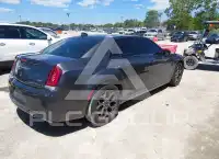 2018 Chrysler 300 photo
