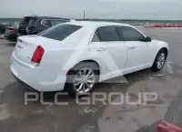 2018 Chrysler 300 photo