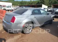 2018 Chrysler 300 фото