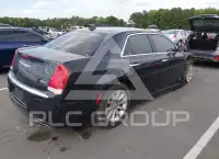 2018 Chrysler 300 photo