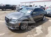 2018 Chrysler 300 фото