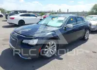 2018 Chrysler 300 photo