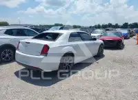 2018 Chrysler 300 фото