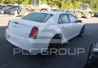 2018 Chrysler 300 photo