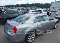 2018 Chrysler 300 фото