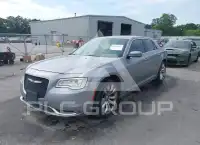 2018 Chrysler 300 photo