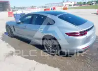 2018 Porsche Panamera photo