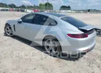 2018 Porsche Panamera photo