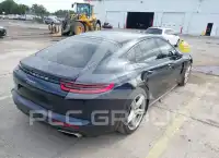 2018 Porsche Panamera photo