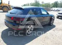 2018 Porsche MACAN photo