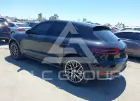 2018 Porsche MACAN photo