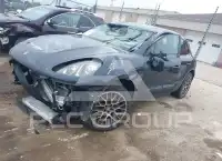 2018 Porsche MACAN photo