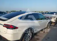 2018 Tesla Model X фото