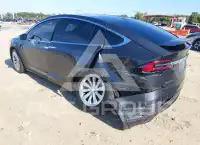 2018 Tesla Model X фото
