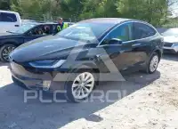 2018 Tesla Model X фото