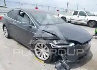 2018 Tesla Model X фото