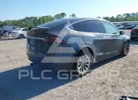 2018 Tesla Model X фото