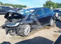 2018 Tesla Model X фото