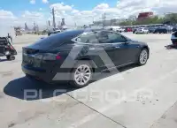 2018 Tesla Model S фото