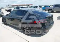 2018 Tesla Model S фото