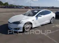 2018 Tesla Model S фото