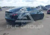 2018 Tesla Model 3 фото