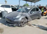 2018 Tesla Model 3 фото