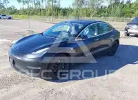 2018 Tesla Model 3 фото