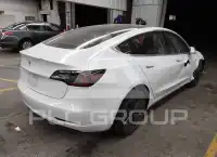 2018 Tesla Model 3 фото