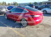 2018 Tesla Model 3 фото