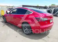 2018 Tesla Model 3 фото