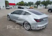 2018 Tesla Model 3 фото