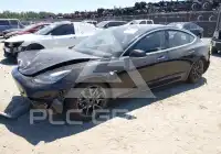 2018 Tesla Model 3 фото