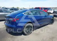 2018 Tesla Model 3 фото
