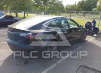 2018 Tesla Model 3 фото